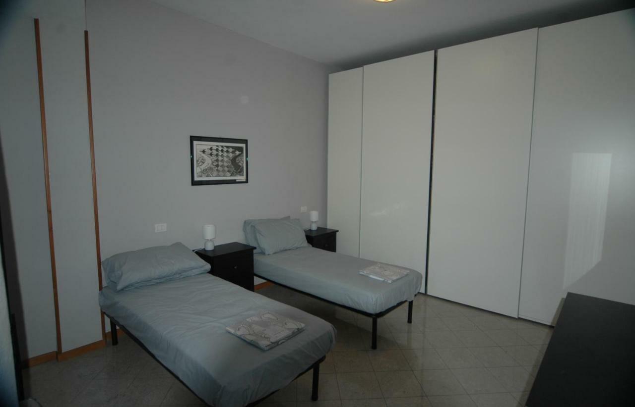 Casa Rosa Apartment Римини Екстериор снимка